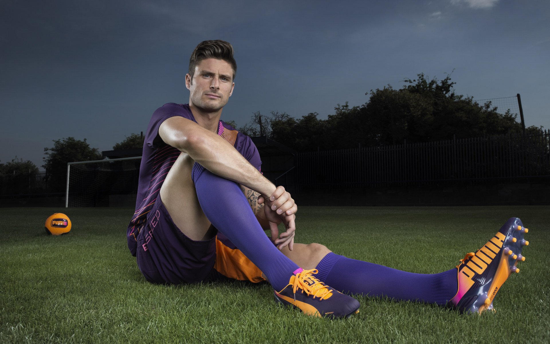 乐鱼体育App下载-攻防大比拼：比赛中的精彩配合与技术细节，攻防战术基础配合教学与训练应注意哪些问题