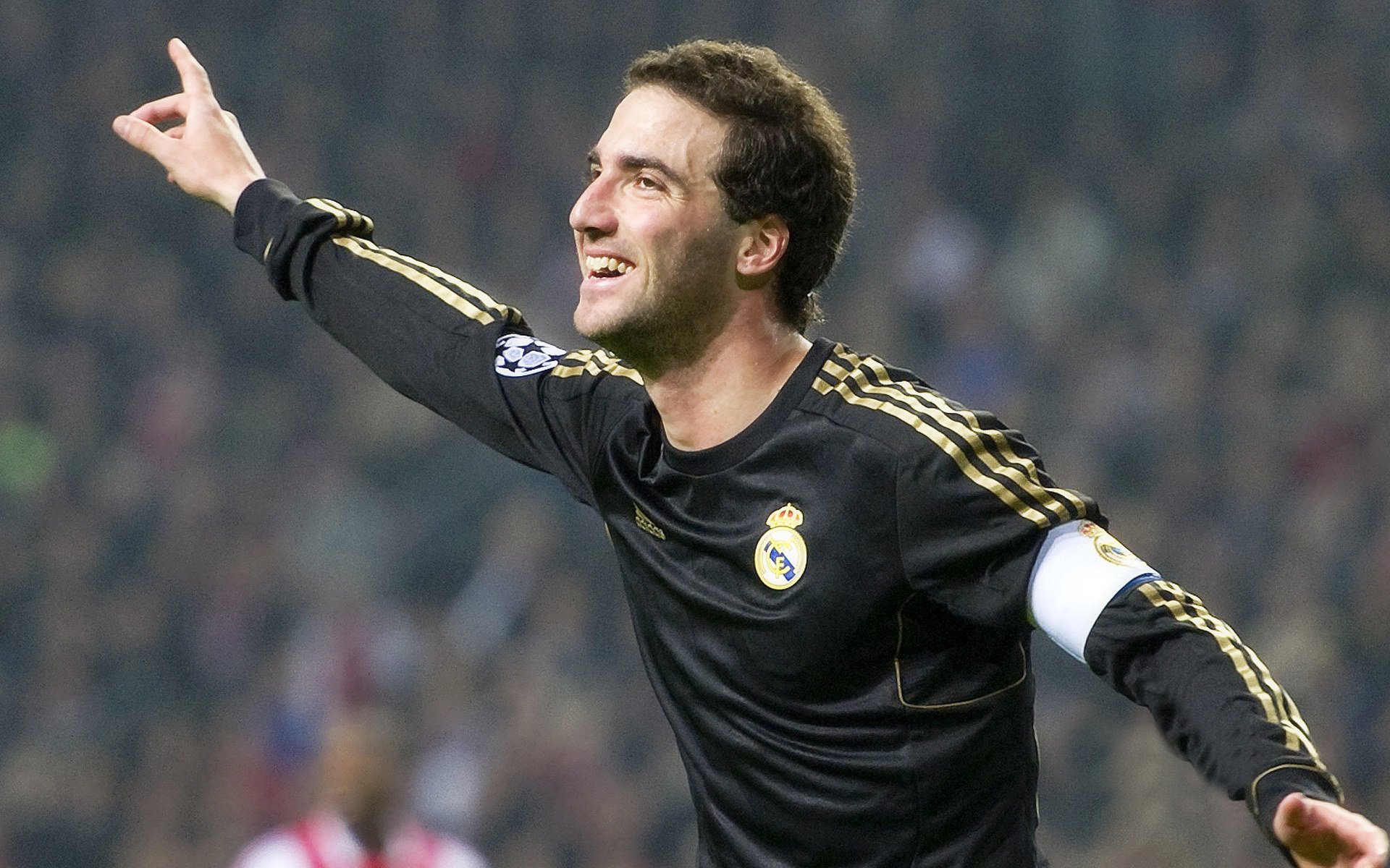 乐鱼体育网址-PSG计划优化体能管理减少伤病影响